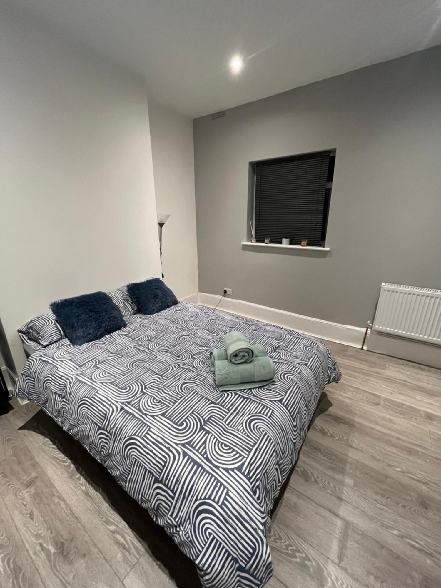 Cozy Two Bed In Brixton Next To Station Apartment Лондон Екстериор снимка