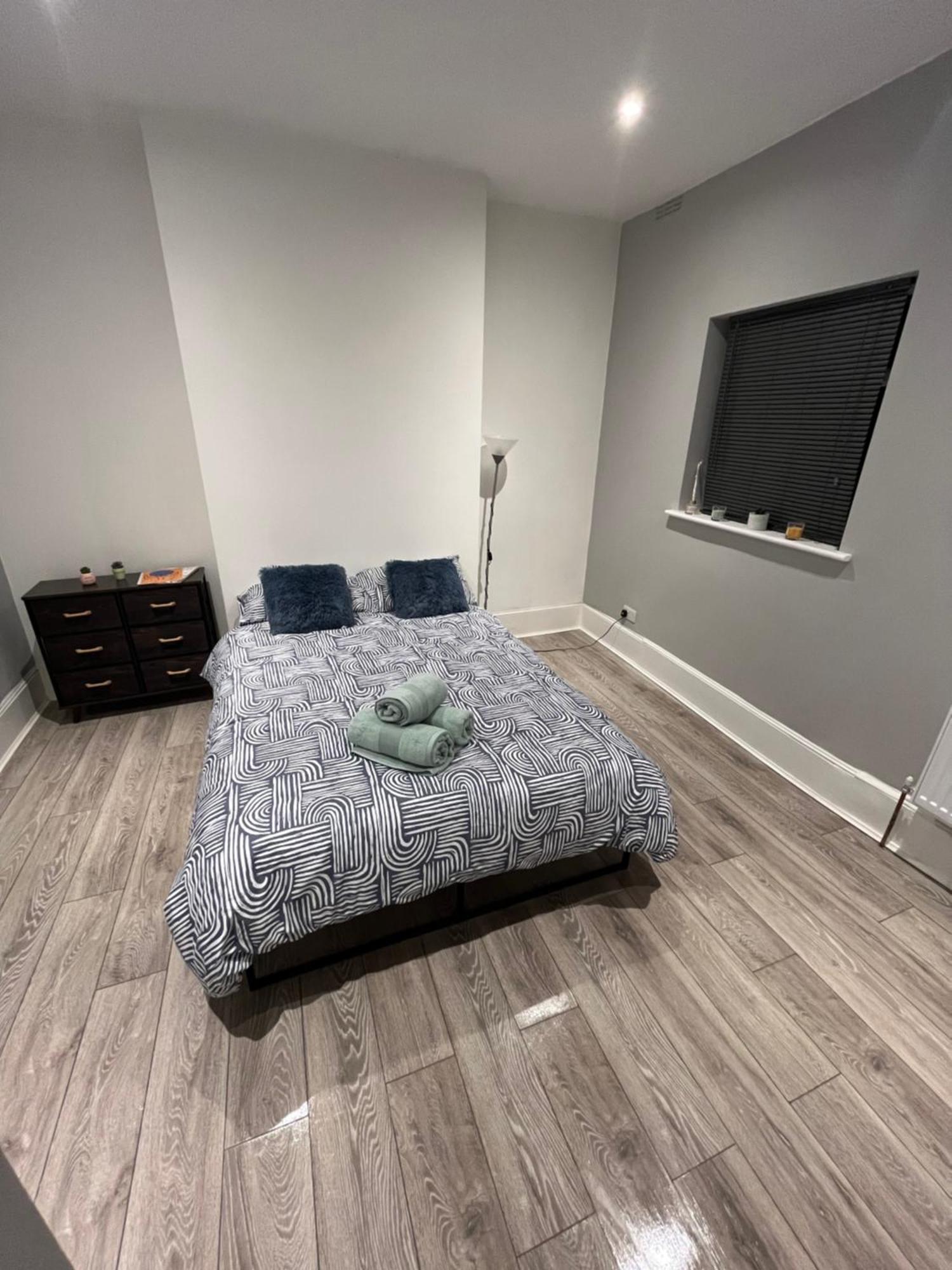 Cozy Two Bed In Brixton Next To Station Apartment Лондон Екстериор снимка