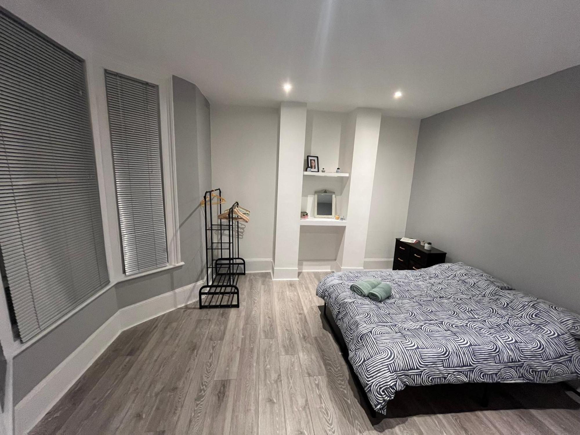 Cozy Two Bed In Brixton Next To Station Apartment Лондон Екстериор снимка
